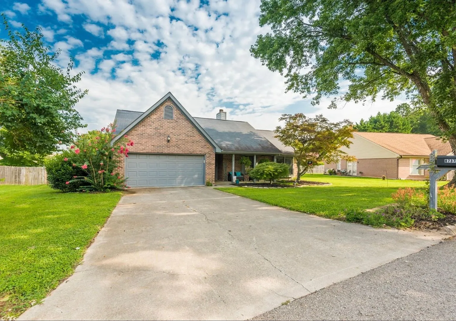3 bed, 2.0 bath, 1452 sqft, $2,600 — Photo 2