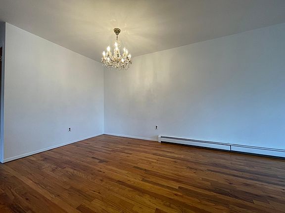 4th image of 137 Bay 17th St Floor 3