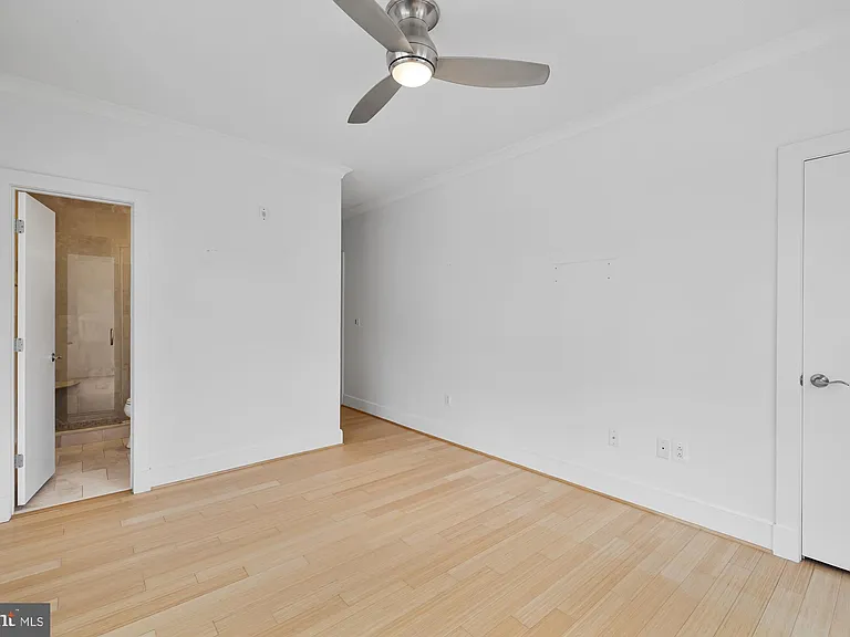 449 R St NW #101 — Photo 17