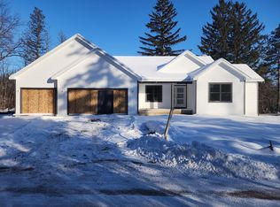 N3196 Iris Rd, Lake Geneva, WI 53147
