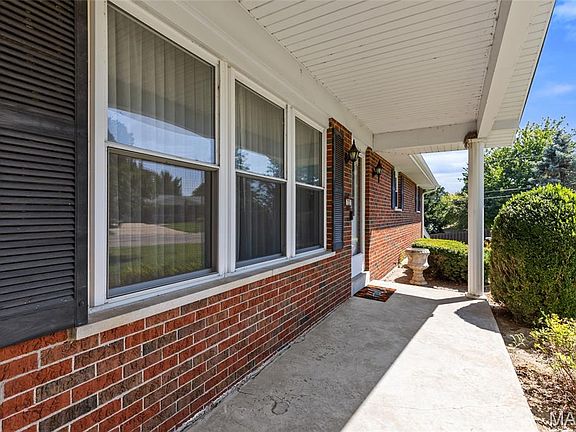 5th image of 732 Fir Dr