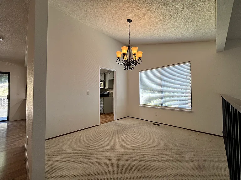 270 Riverview Dr — Photo 7