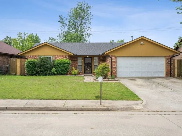 1008 Royal Ln, Yukon, OK 73099