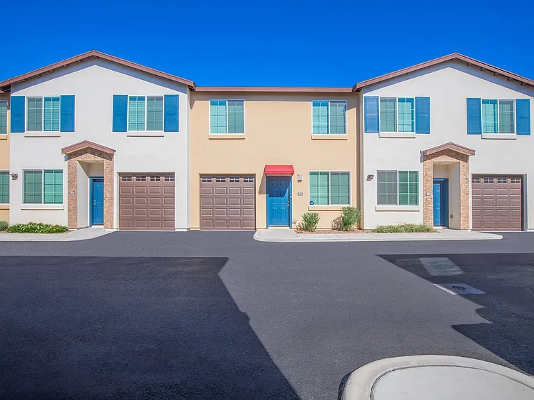 San Junipero Townhomes — Photo 18