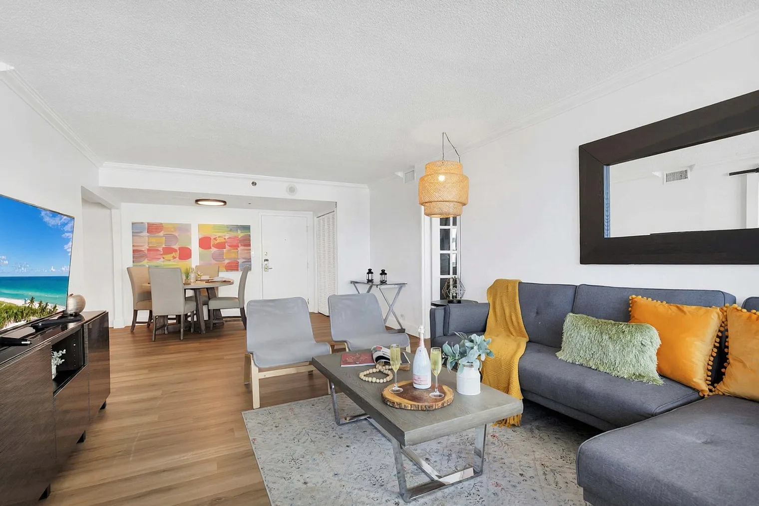 2 bed, 1.0 bath, 1270 sqft, $6,163 — Photo 4