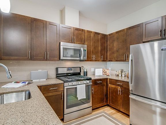 2nd image of 2050 Central Rd #3460d0732