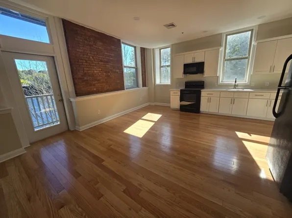 72 River St APT 4, Haverhill, MA 01832