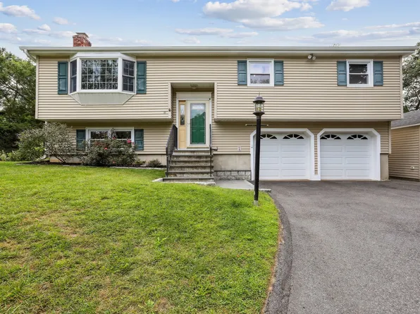 27 Glendale Drive, Danbury, CT 06811