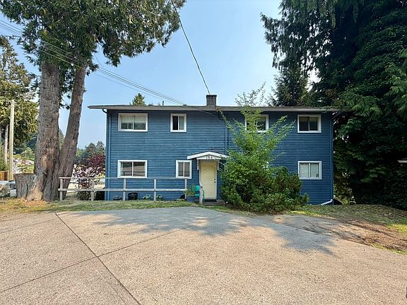 3rd image of 784 Marine Dr