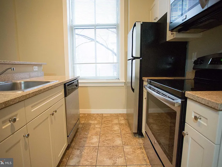1100 Spruce St #1C — Photo 10