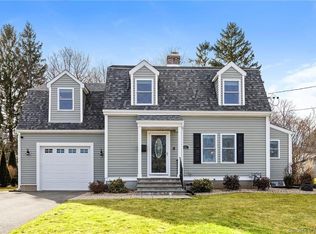 77 Broadview St, Newington, CT 06111