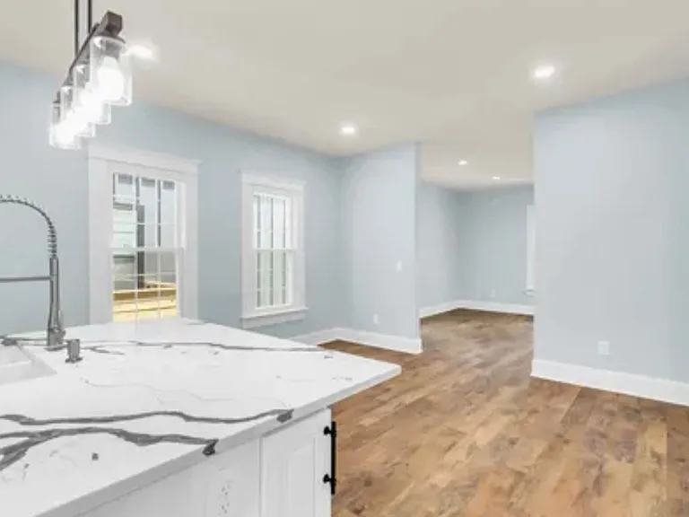 106 Grace St — Photo 11