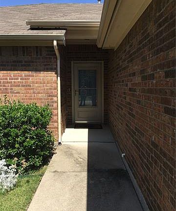 3rd image of 412 Willow Vista Dr