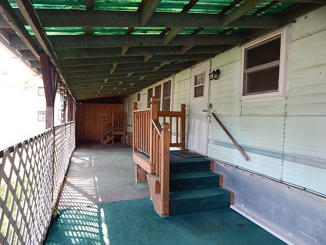 2nd image of 215 Main St