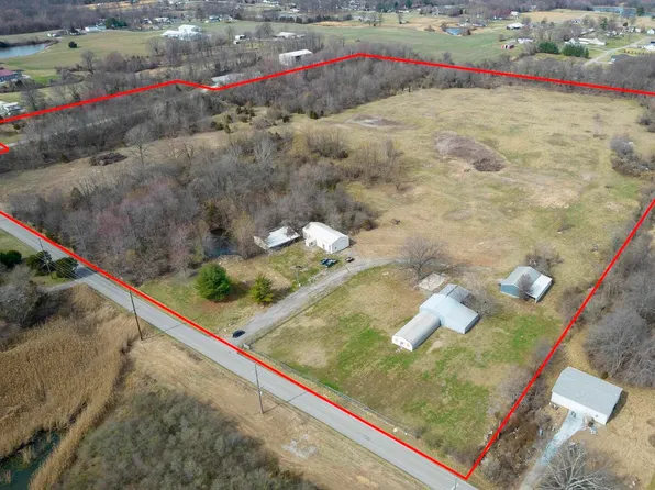 1408 W Longstreet Rd, Marion, IL 62959