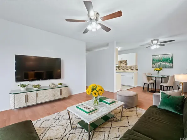 94-716 Paaono St APT X6, Waipahu, HI 96797