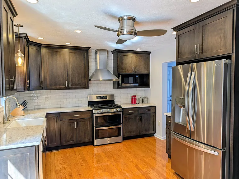 1702 James Ave — Photo 7