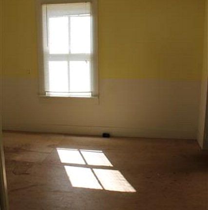 4th image of 218 Summit Dr