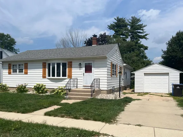 309 4th St, Waunakee, WI 53597