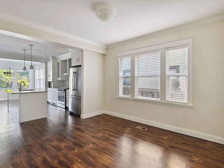 3245 Hennepin Ave #1 — Photo 9