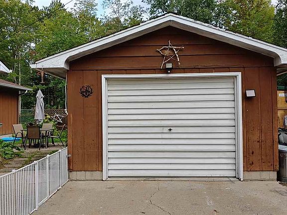 4th image of 4706 Pine Dr