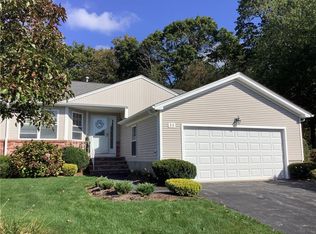 33 Hunters Run, North Providence, RI 02904