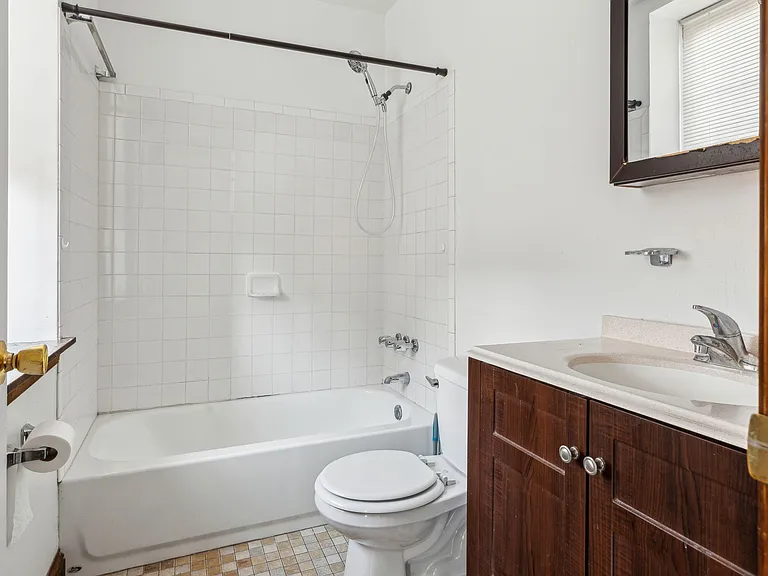 5101-21 Walnut St #27 — Photo 10