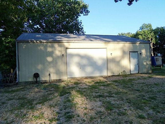 Garage & Storage Building