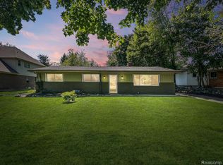 63 Highland Dr, Bloomfield Hills, MI 48302