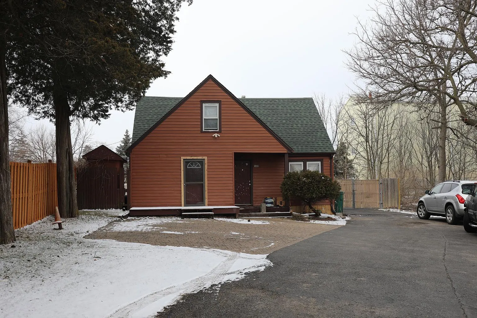 1442 N Fairfield Rd photo 1