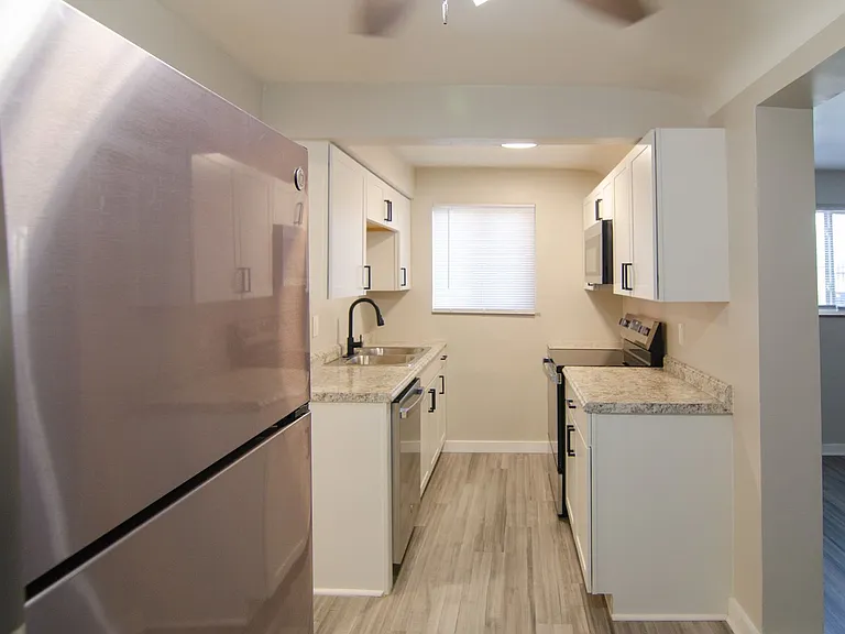 Newly Upgraded Apartments -The Courtyard at Park Hills, Minutes from Downtown — Photo 35