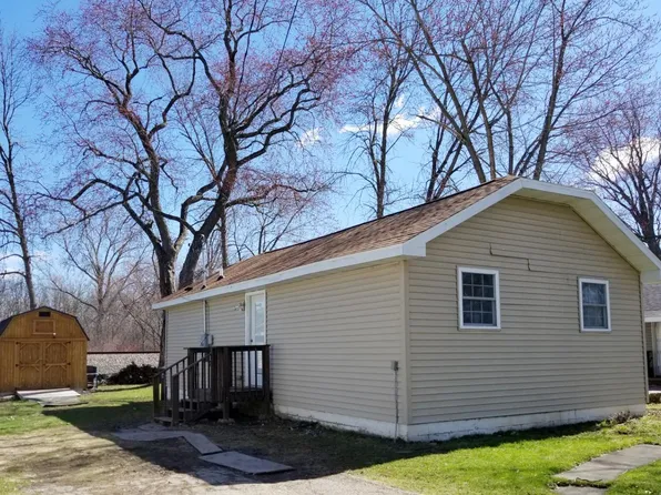 7541 Shorewood Dr, Salem, WI 53168