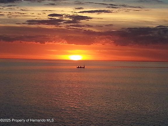 4th image of 3446 Bayview Ave