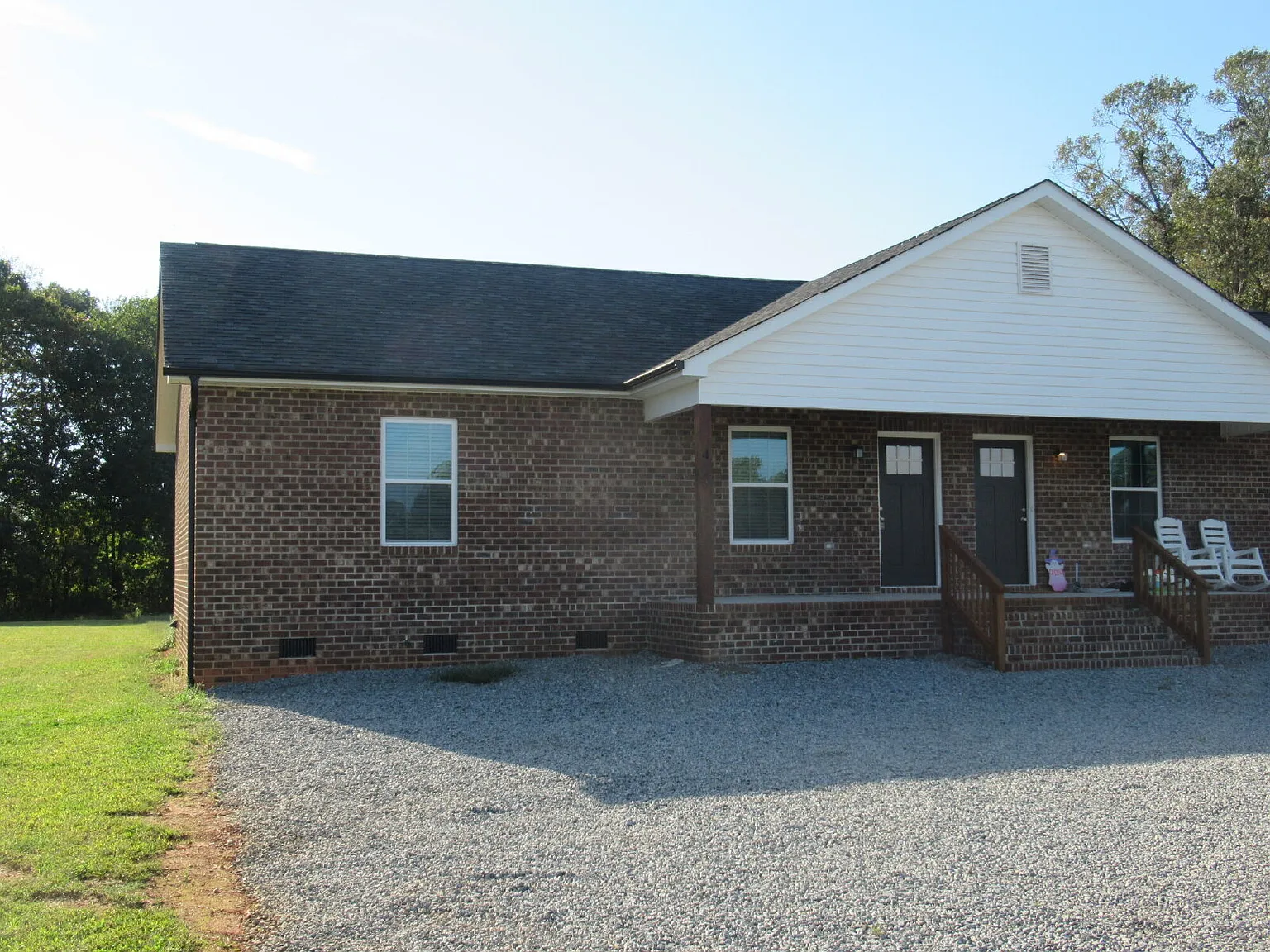 2 bed, 1.0 bath, 991 sqft, $1,250 — Photo 2