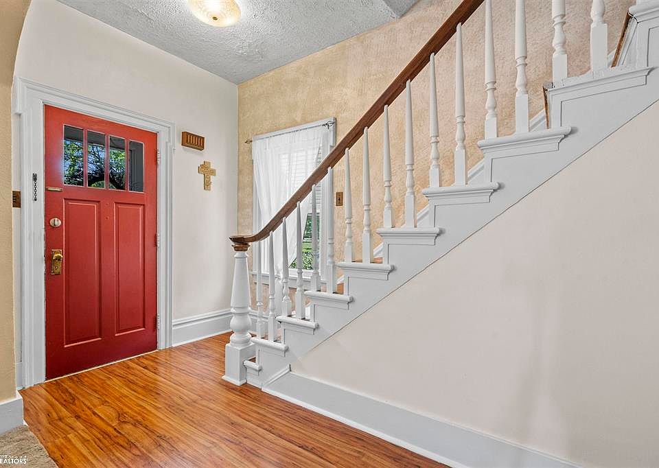 409 1st Ave E Oskaloosa, IA, 52577 Apartments for Rent Zillow