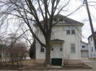 818 May St, Waukegan, IL 60085