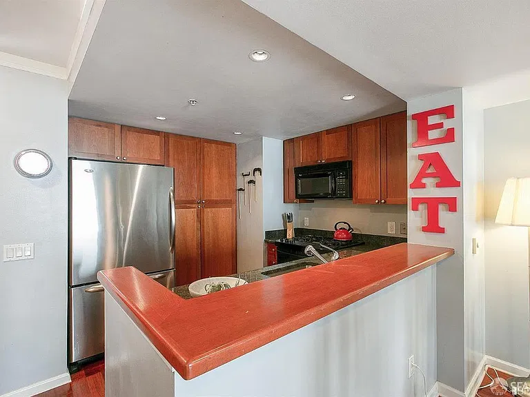 400 Beale St #1008L — Photo 16