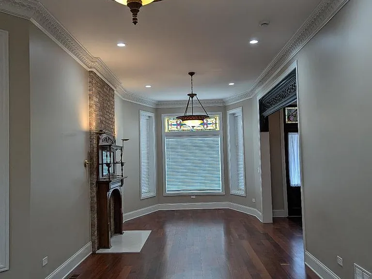 2150 W Monroe St — Photo 24