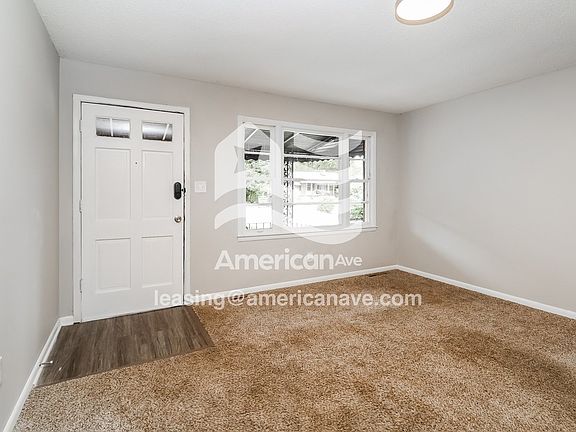 851145_005_wm_-_living_room_13213179.jpg