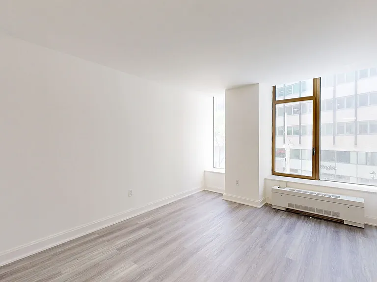 10 Hanover Square — Photo 43