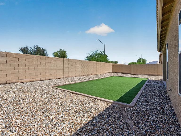 17846 W Buckhorn Dr — Photo 29