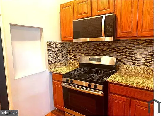 604 Appleton St — Photo 4