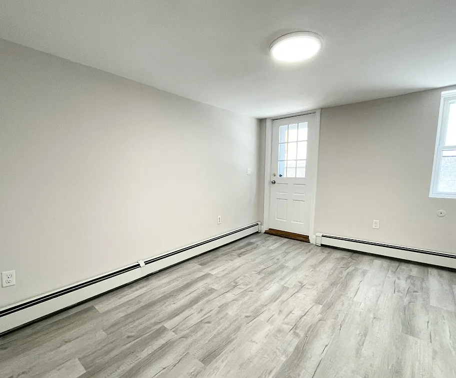 4 bed, $6,600 — Photo 4