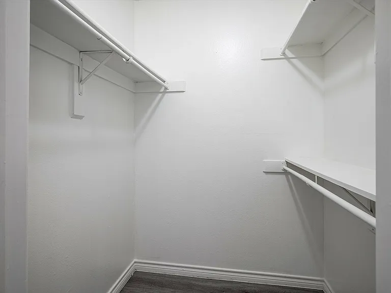 Walk-In Closet Walk-In Closet