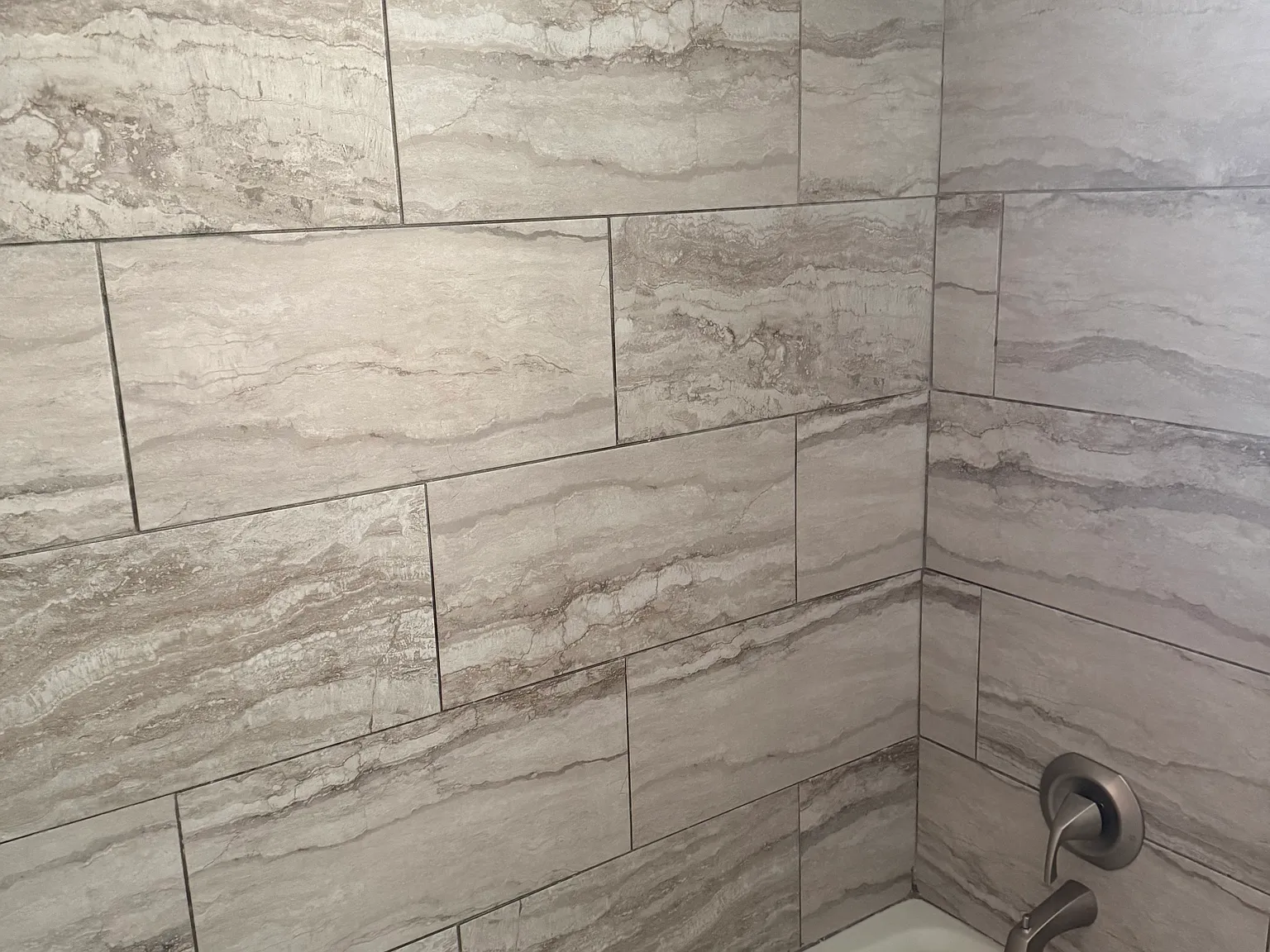 3 bed, 2400 sqft, $1,600 — Photo 3