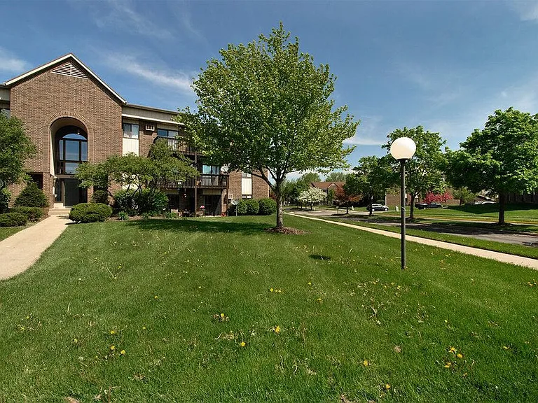 Apple Tree Apartments — Photo 10