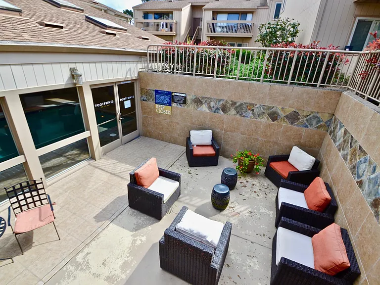 301 Glenwood Cir #147 — Photo 21