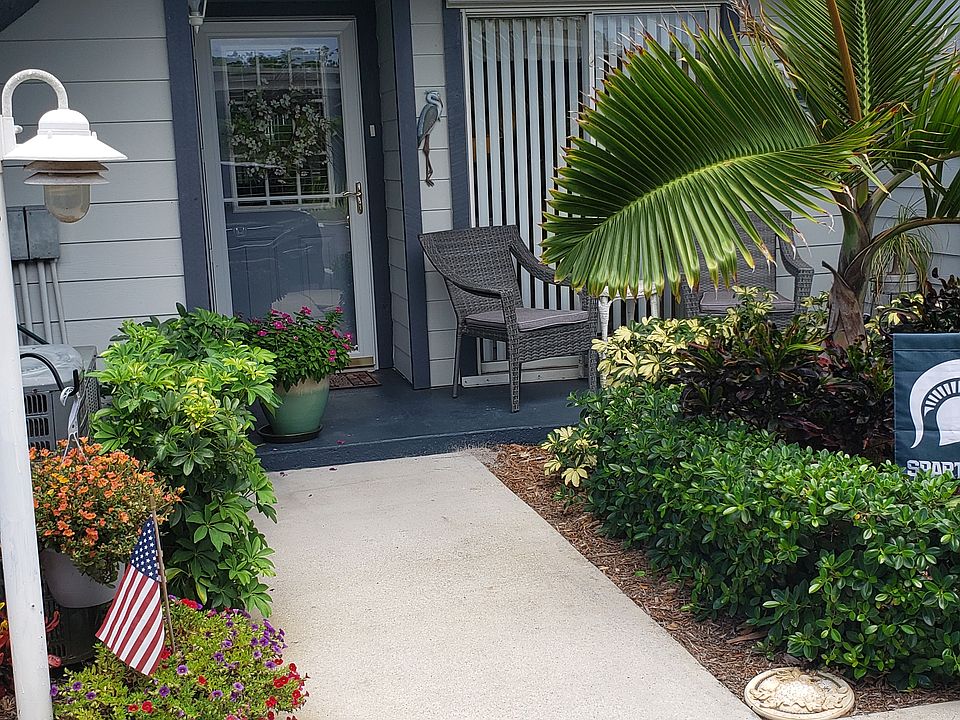 1st image of 1554 NE Beacon Dr APT 203