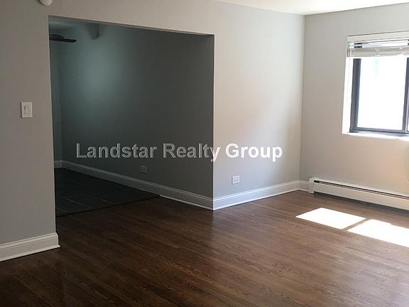 3rd image of 6029 N Winthrop Ave APT 404