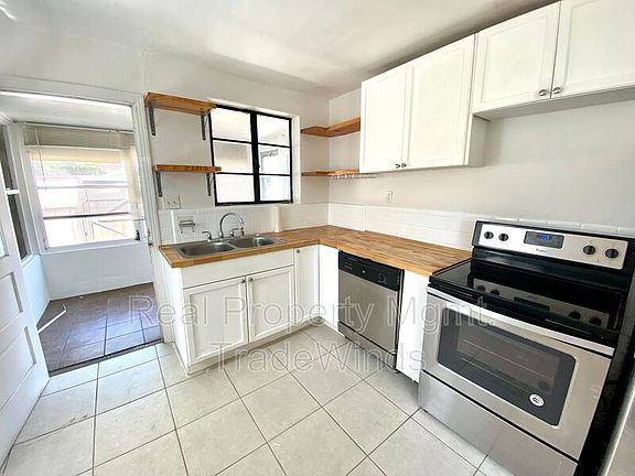 4th image of 2737 3rd Ave N Front 1